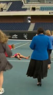 Heroic Aussie tennis great helps girl who collapsed