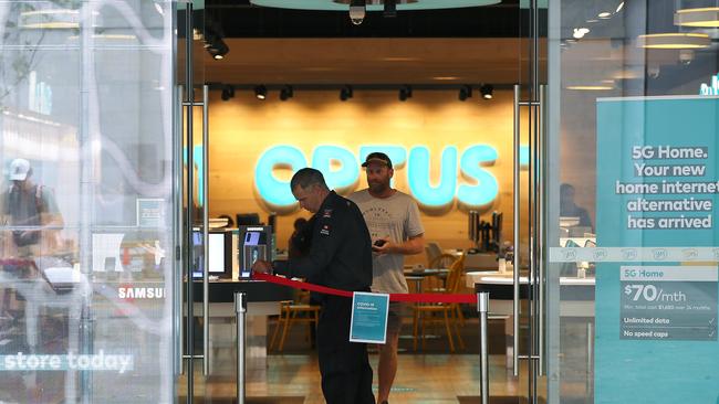 Optus will offer to wipe the postpaid mobile phone bills of healthcare workers for three months. Picture: Paul Kane/Getty Images