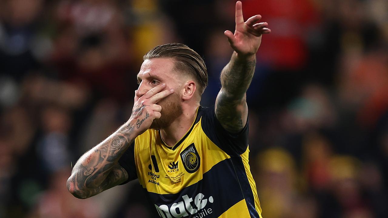 Jason Cummings’ hat-trick inspired Central Coast Mariners to a 5-1 Grand Final win.