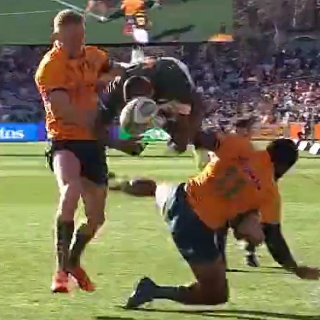 Koroibete’s acrobatic effort kepy the Springboks at bay.