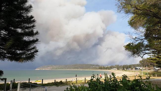 Views of the Mogo bushfire from Long Beach. Picture: Instagram