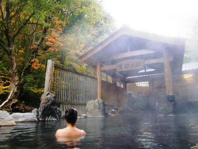 Onsen etiquette: Guide to visiting a hot spring bathhouse in Japan ...