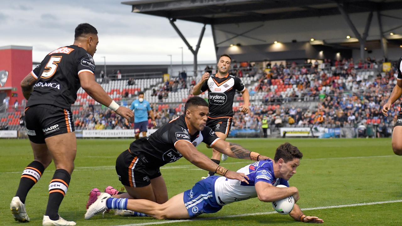 Nice Meaney scores a try for the Bulldogs. Picture: NRL Photos