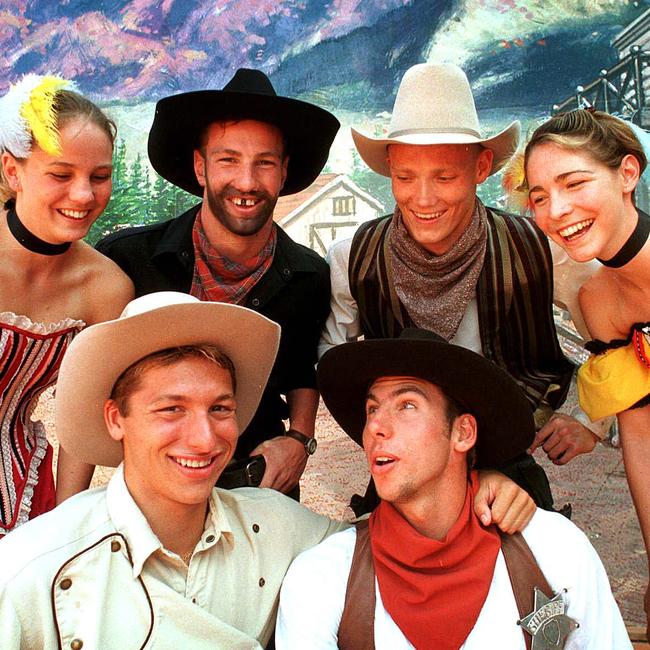 Rebecca Creedy, Simon Cowley, Michael Klim, Giaan Rooney; (front) Ian Thorpe & Grant Hackett