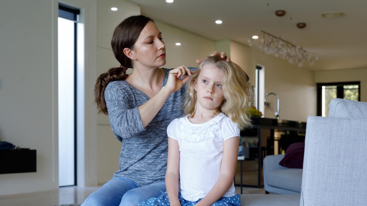 Mum refuses to get rid of her daughter’s head lice because she’s vegan ...