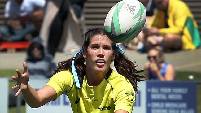 Charlotte Caslick in the finals of the RECENT Central Coast Sevens tournament.