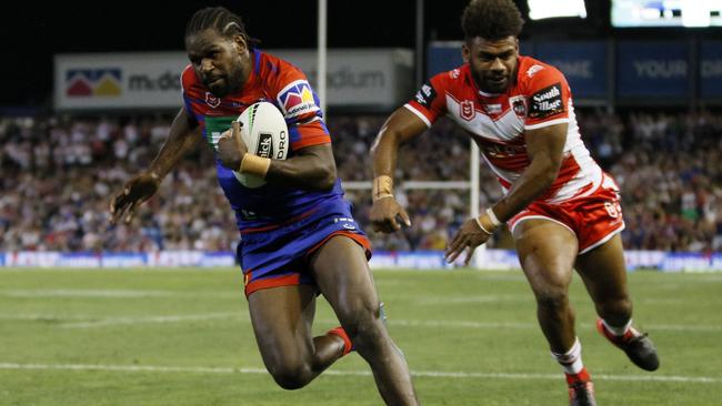 Edrick Lee burning up the turf at the Knights. Picture: AAP Image/Darren Pateman