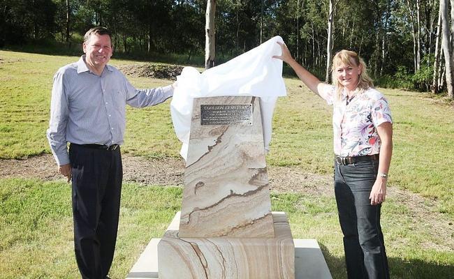 Scenic Rim Mayor John Brent and Division 5 Councillor Kathy Bensted unveil the new monument at Coulson Cemetery. . Picture: Contributed