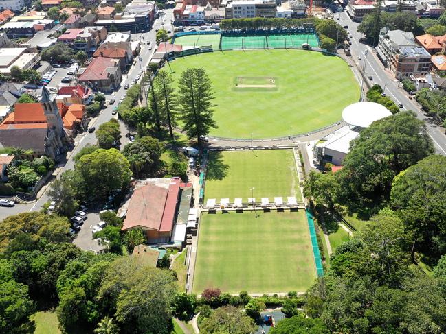 Ivanhoe Park, showing the bowling greens, Manly Oval and the tennis courts on the edge of Belgrave St. Picture: Supplied