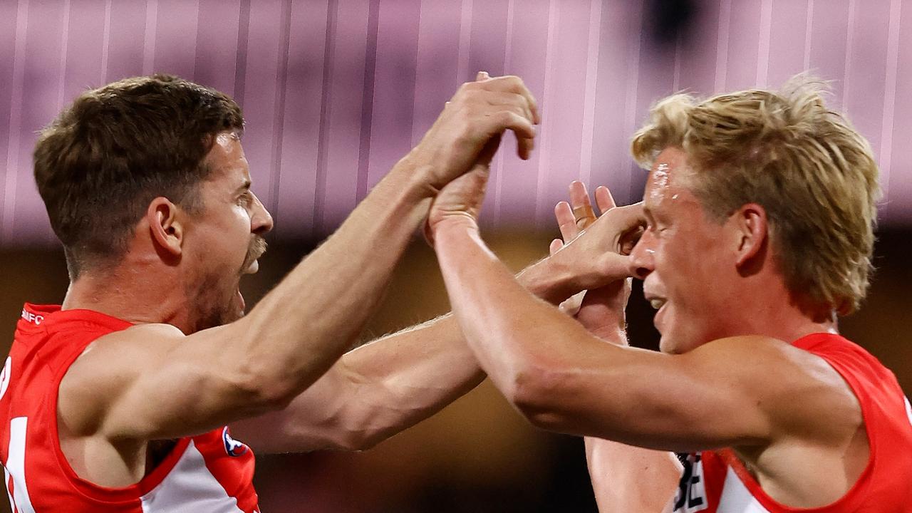 AFL Finals: Swans make fast start, veteran faces nervous wait