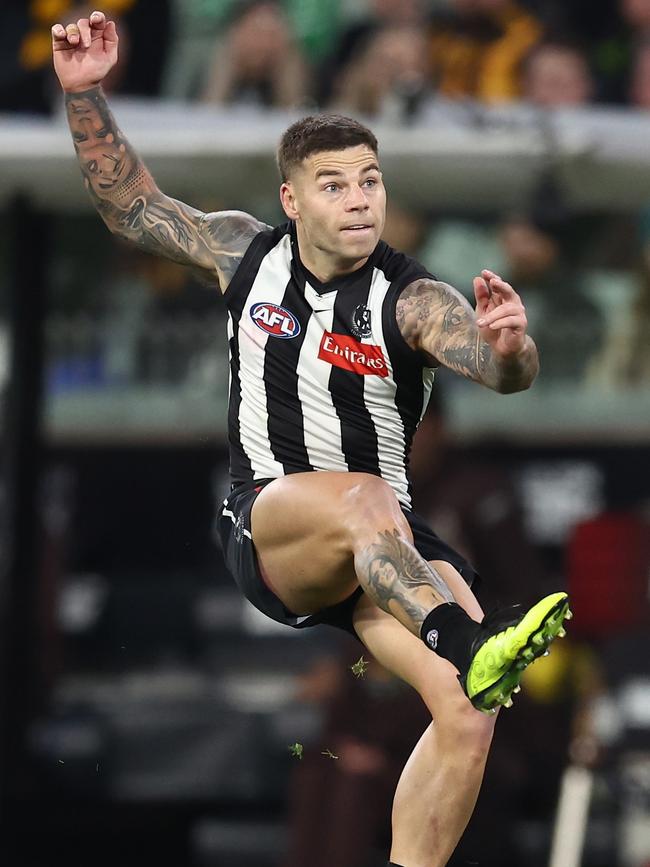 Jamie Elliott continued his outstanding season for the Magpies.