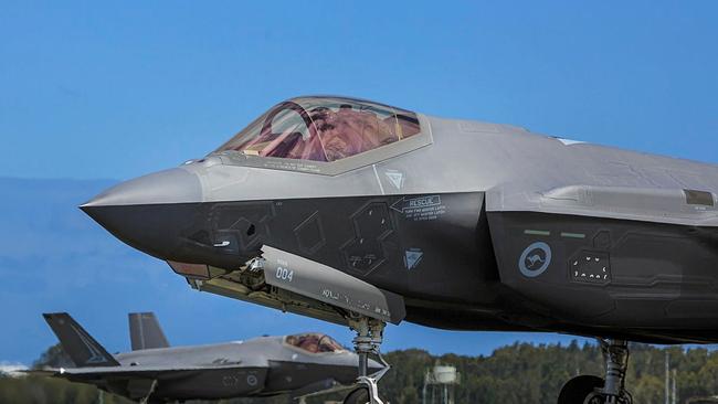 Some experts say Australia’s F-35 has operational shortcomings.