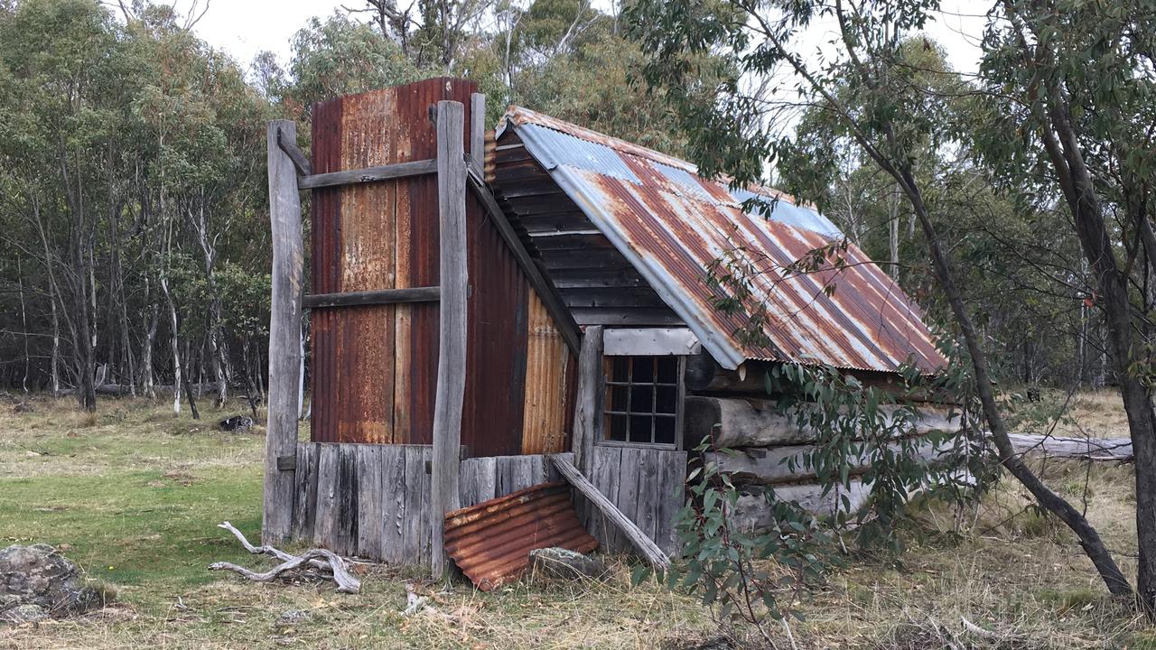 Horsehair Plain Hut replica at Cobungra on the market | The Weekly Times