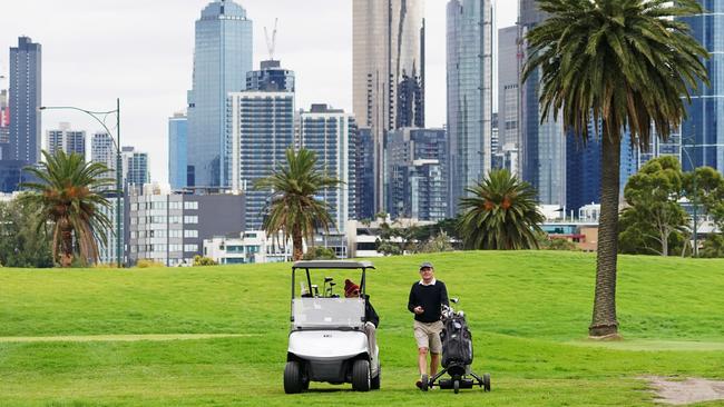 Why shouldn’t we play golf as long as club house gatherings are banned, writes Susie O’Brien. Picture: AAP Image