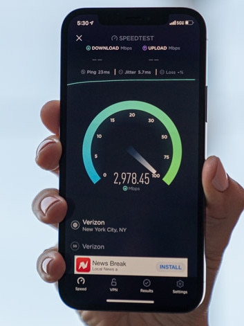 The Wall Street Journal's Joanna Stern on Twitter posted an almost 3000 Mbps download speed on an mmWave 5G network in the US.