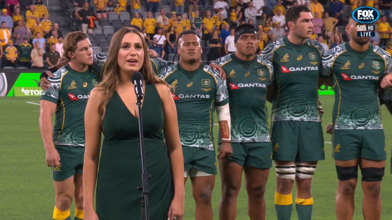 The Wallabies sang the Indigenous anthem with pride. Photo: Kayo.