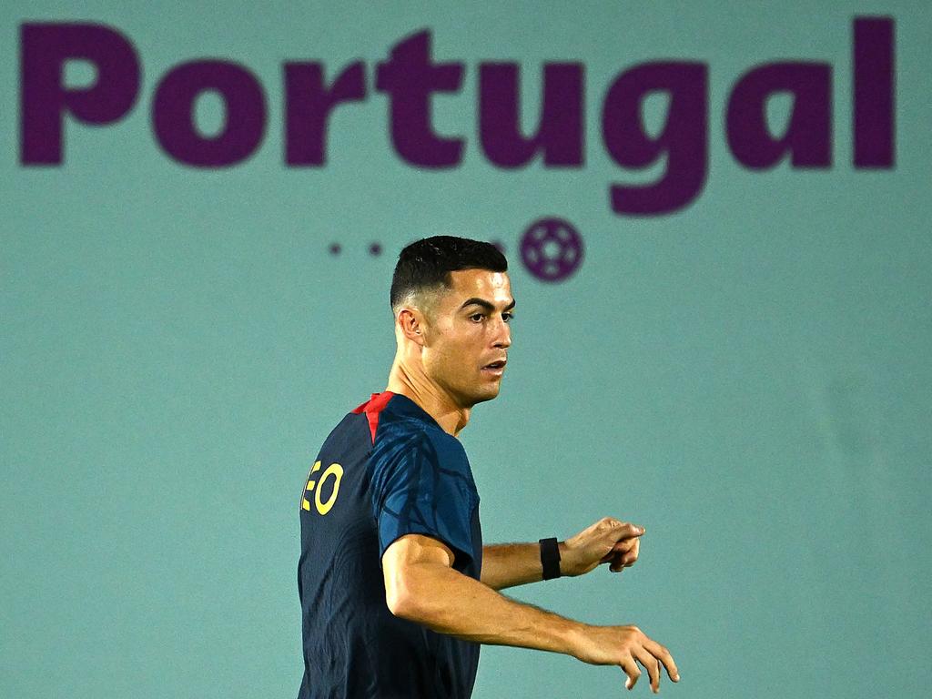 Ronaldo still a 'powerful weapon' and Portugal will 'play for him' at 2022 World  Cup, insists Bernardo