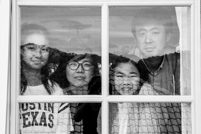 Behind the Glass – Han Family. Shannon Murdey-Green Photography. SALA Festival 2020.