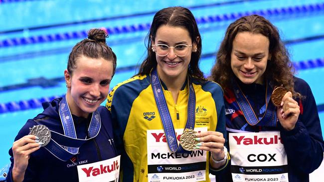 Regan Smith and Kaylee McKeown have a fierce backstroke rivalry. (Photo by Yuichi YAMAZAKI / AFP)