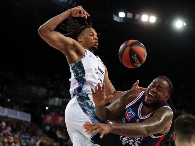 AUCKLAND, NEW ZEALAND - NOVEMBER 02: Freddie Gillespie of the Breakers (L) during the round seven NBL match between New Zealand Breakers and Adelaide 36ers at Spark Arena, on November 02, 2024, in Auckland, New Zealand. (Photo by Fiona Goodall/Getty Images)