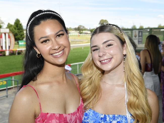 Bet365 Traralgon Cup Day, held at Traralgon Racecourse, Traralgon, Victoria, 1st December 2024: Aria Ranui and Zali Van Berkel. Picture: Andrew Batsch