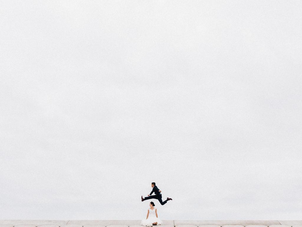 The Top 50 Wedding Photos of 2016 Curated by Junebug Weddings. Nearly 9,000 photos were submitted by photographers from 50 different countries to produce this year’s stunning collection of 50 images. Roy Nuesca - Roy Nuesca Photography