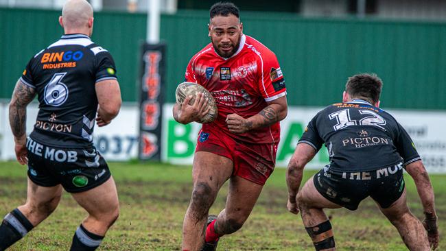 Eagles prop Logan Muir in a damaging mood. Picture Thomas Lisson