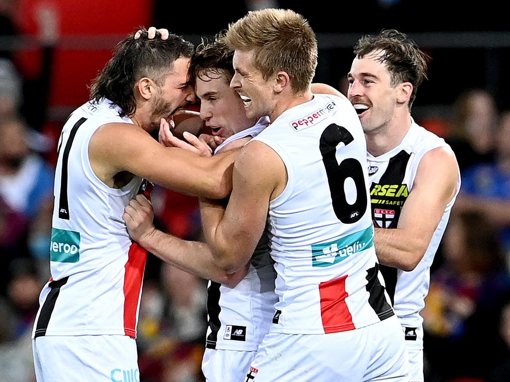 St Kilda Saints Vs. Brisbane Lions: AFL Upset At Metricon Stadium ...