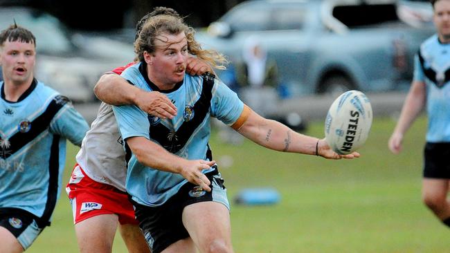 Emanuel Sutton offloading the ball. Picture: Leigh Jensen