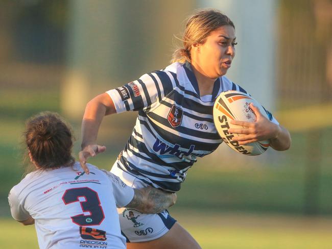 Talia Corrie scored two tries for the Darwin Sistaz against Palmerston Raiders. Picture: Glenn Campbell