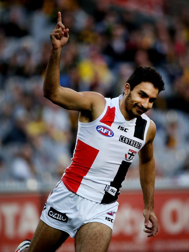 Former St Kilda player Trent Dennis-Lane has joined Bonbeach.