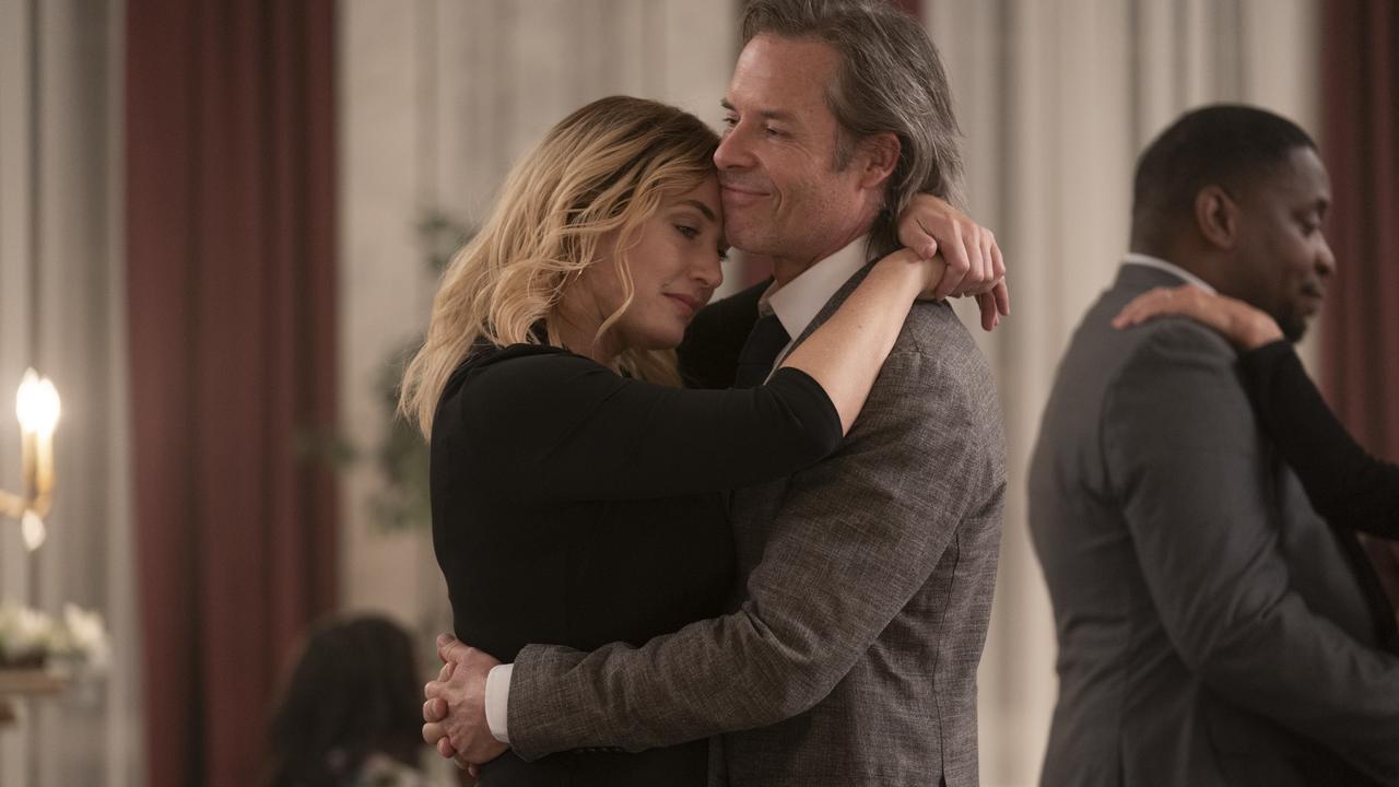 Kate Winslet and Guy Pearce in Mare of Easttown.