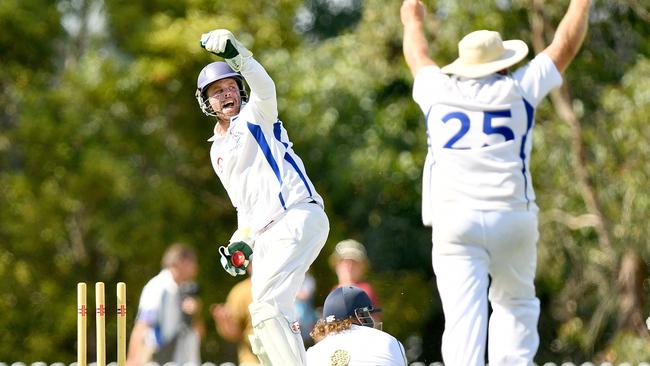 Pascoe Vale Central players react after an unsuccessful run-out attempt. (Photo by Josh Chadwick)