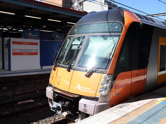 SYDNEY, AUSTRALIA - NewsWire Photos October 5, 2021: NSW Train drivers were on strike today over pay and conditions. Picture: NCA NewsWire / David Swift