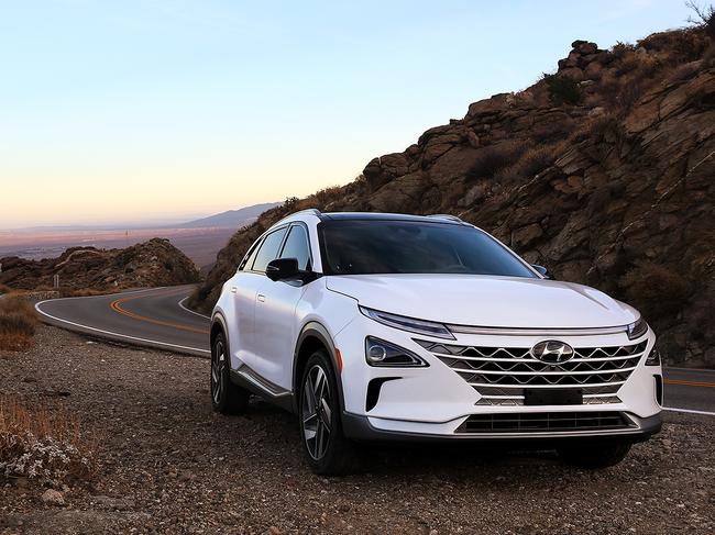 Photo of the Hyundai Nexo hydrogen car, unveiled at the 2018 CES