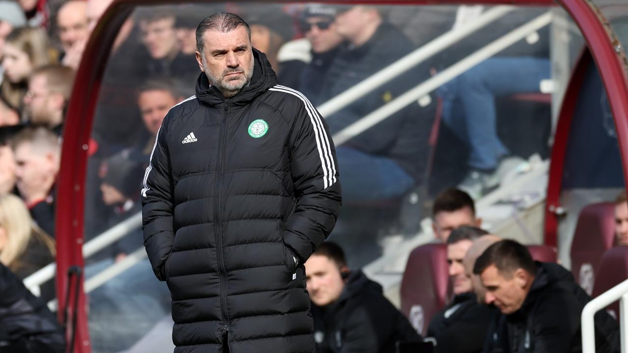 Kenny Dalglish mempertanyakan mengapa Ange Postecoglou akan menyerah memenangkan gelar bersama Celtic untuk pertarungan bertahan hidup di Liga Premier.  (Foto oleh Ian MacNicol/Getty Images)