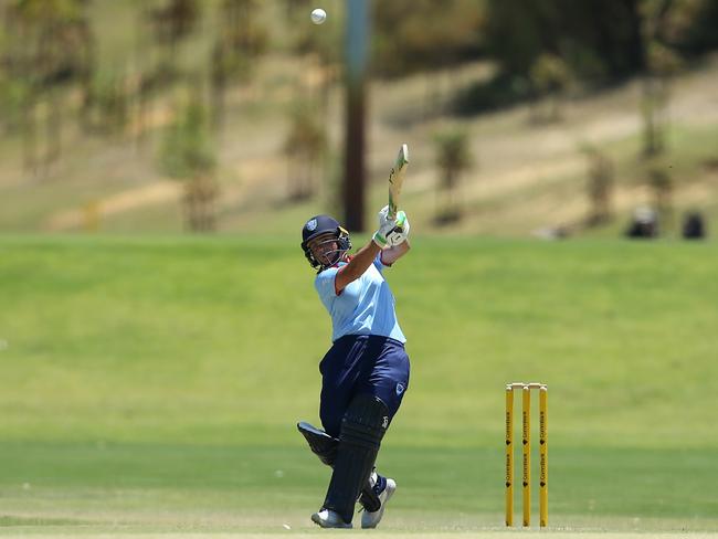 Kate Pelle breaks the shackles for NSW Metro in the decider. Picture: David Woodley, Cricket Australia