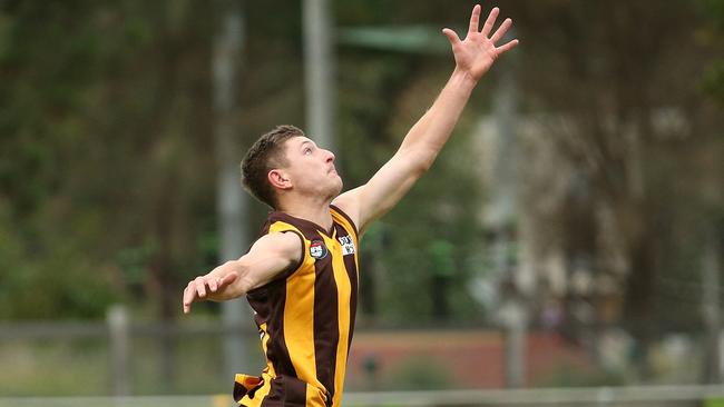 Billy Wright in action for Heidelberg West.