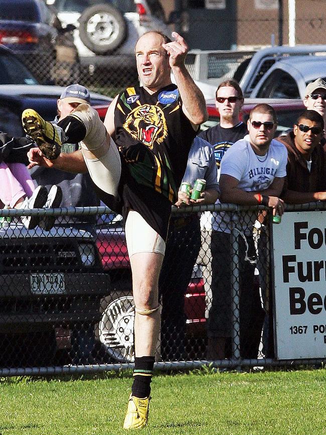 Goosey kicks his 100th goal for Dromana in 2006.