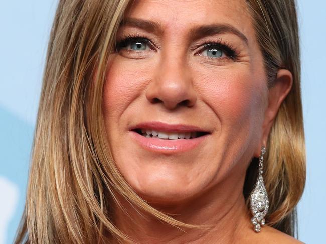 Jen spills on wild Friends dating rumour