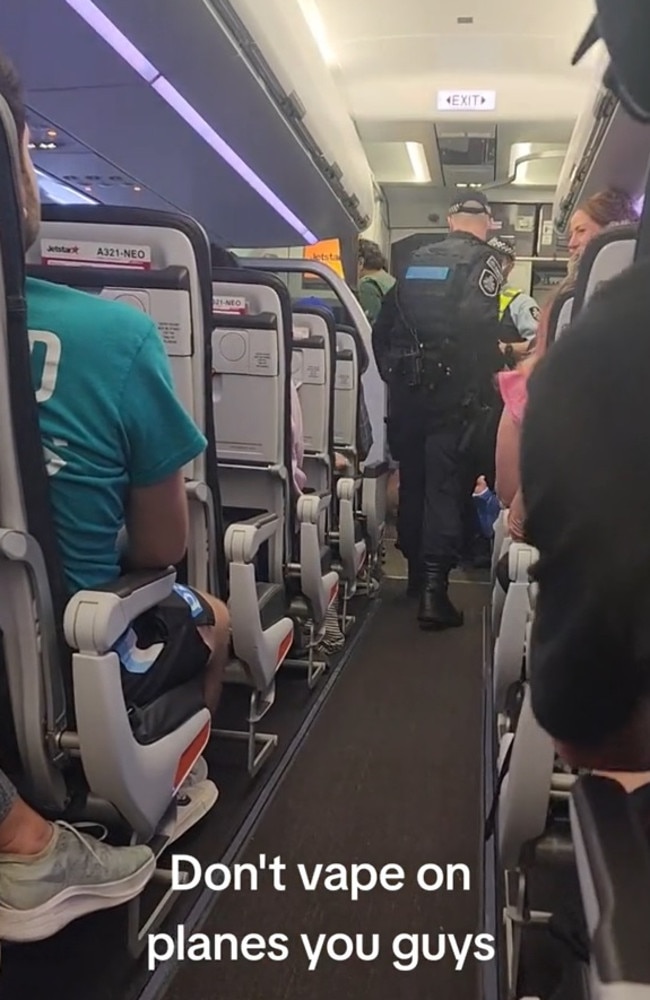 Jetstar Man vaping on plane booted off flight to Bali by police