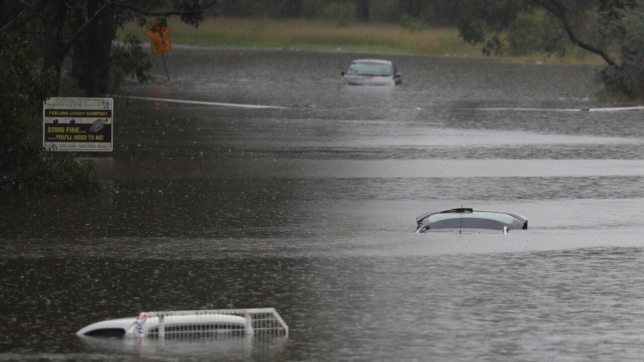 Town of Moree split in half by floodwaters