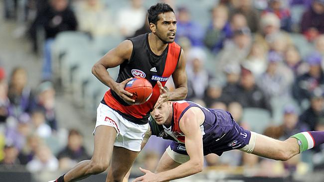 Andrew Lovett in action for Essendon.