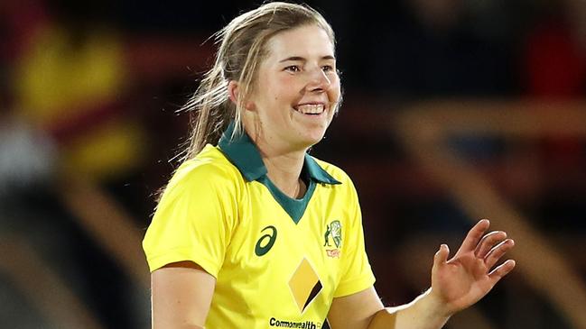 Georgia Wareham celebrates the dismissal of Jess Watkin of New Zealand (Photo by Mark Kolbe/Getty Images)