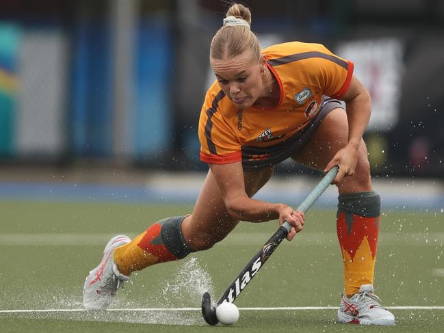 BENDIGO, AUSTRALIA - NOVEMBER 19: Tatum Stewart of Brisbane Blaze shoots a goal during the Hockey One League Women's Semi Final match between Hockey Club Melbourne and Brisbane Blaze at Bendigo Regional Hockey Complex on November 19, 2022, in Bendigo, Australia. (Photo by Martin Keep/Getty Images)