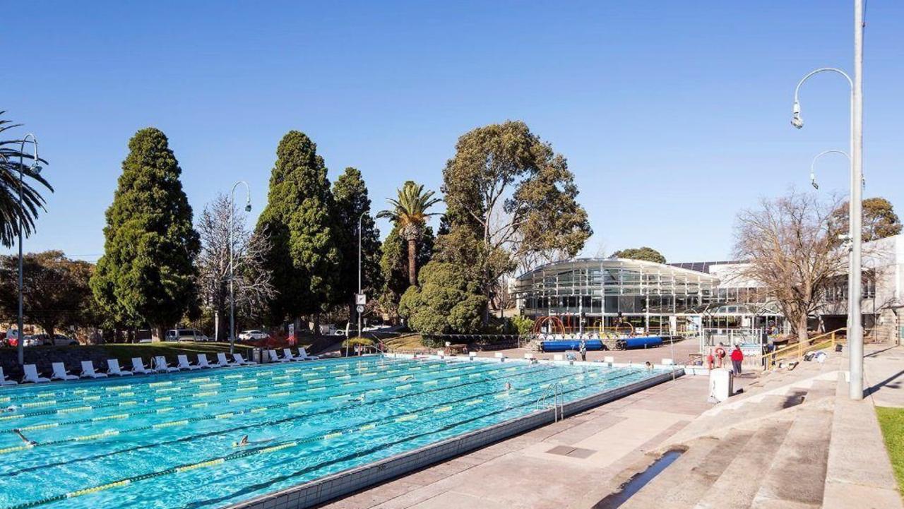 Prahran Aquatic Centre closure: Swimmers pack out Harold Holt Swim ...