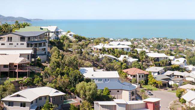 Properties with a sea view in Townsville.