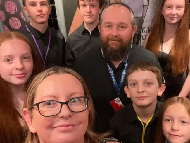 Sky Lewis with her husband Luke and six children Aiden, Curtis, Breanna, Samuel, Haylea-Jade, and Charlotte.