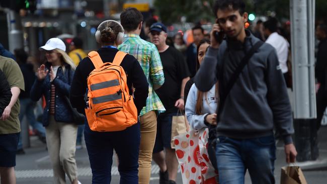 MELBOURNE, AUSTRALIA - NewsWire Photos APRIL 28TH, 2023: Generics of busy streets for a piece on migrant workers, their wages and population growth. Picture : NCA NewsWire / Nicki Connolly