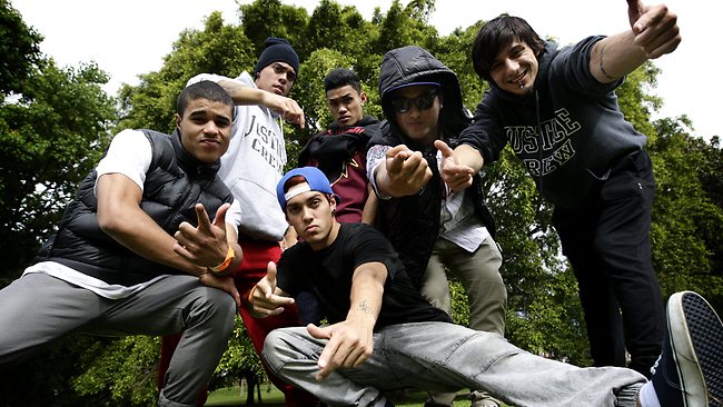 Justice crew. Джон Пирс Justice Crew. Группа Justice Crew Беби. Justice Crew Эммануэль. Группа Эрик Крю.